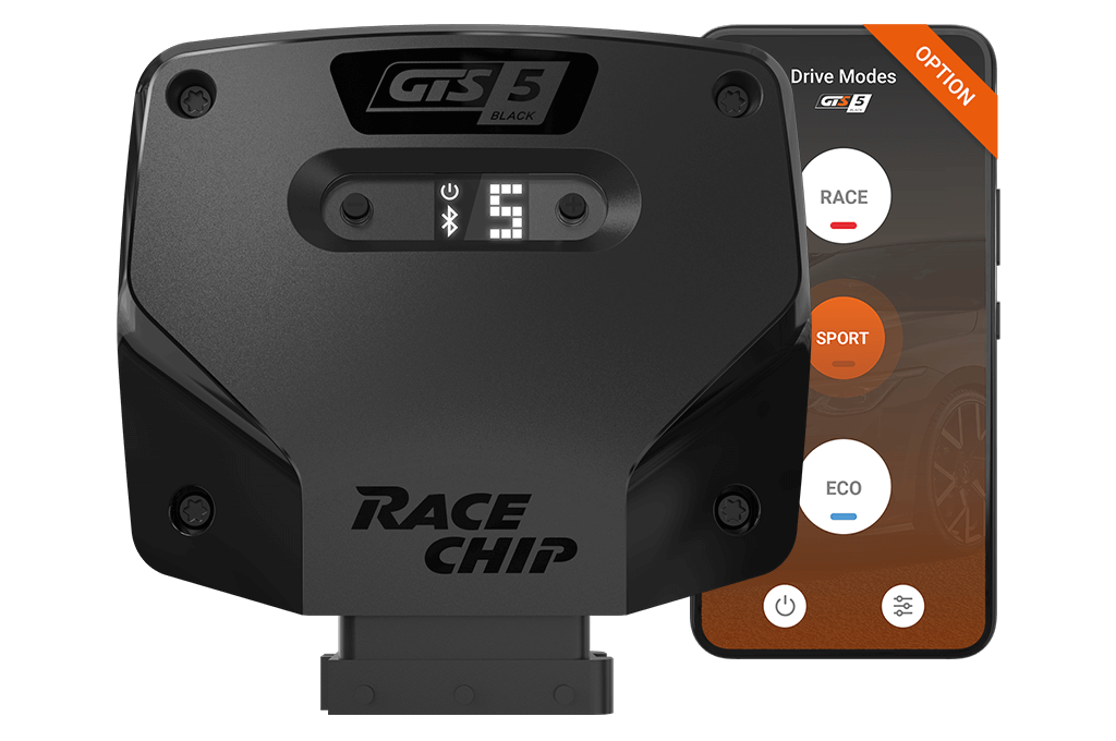 Boîtier RaceChip GTS 5 Black à côté d'un smartphone affichant l'appli en option avec les modes de conduite RACE, SPORT et ECO.