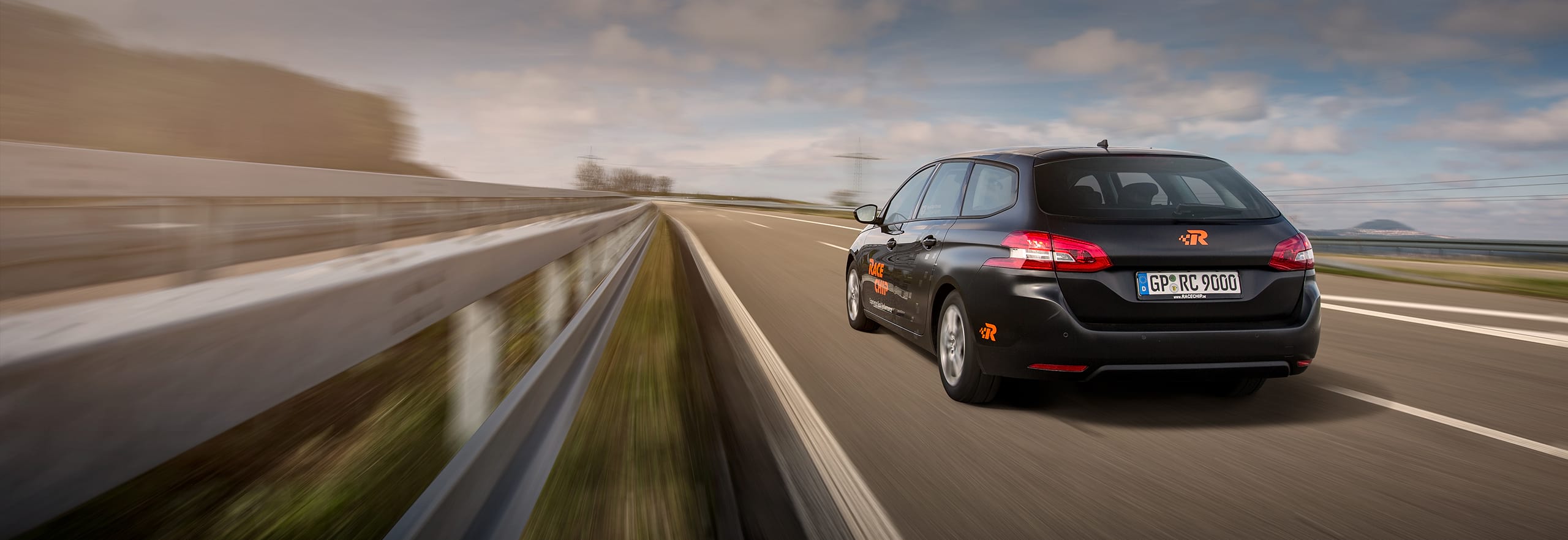 Chiptuning RaceChipSpécialement adapté à votre Peugeot. 